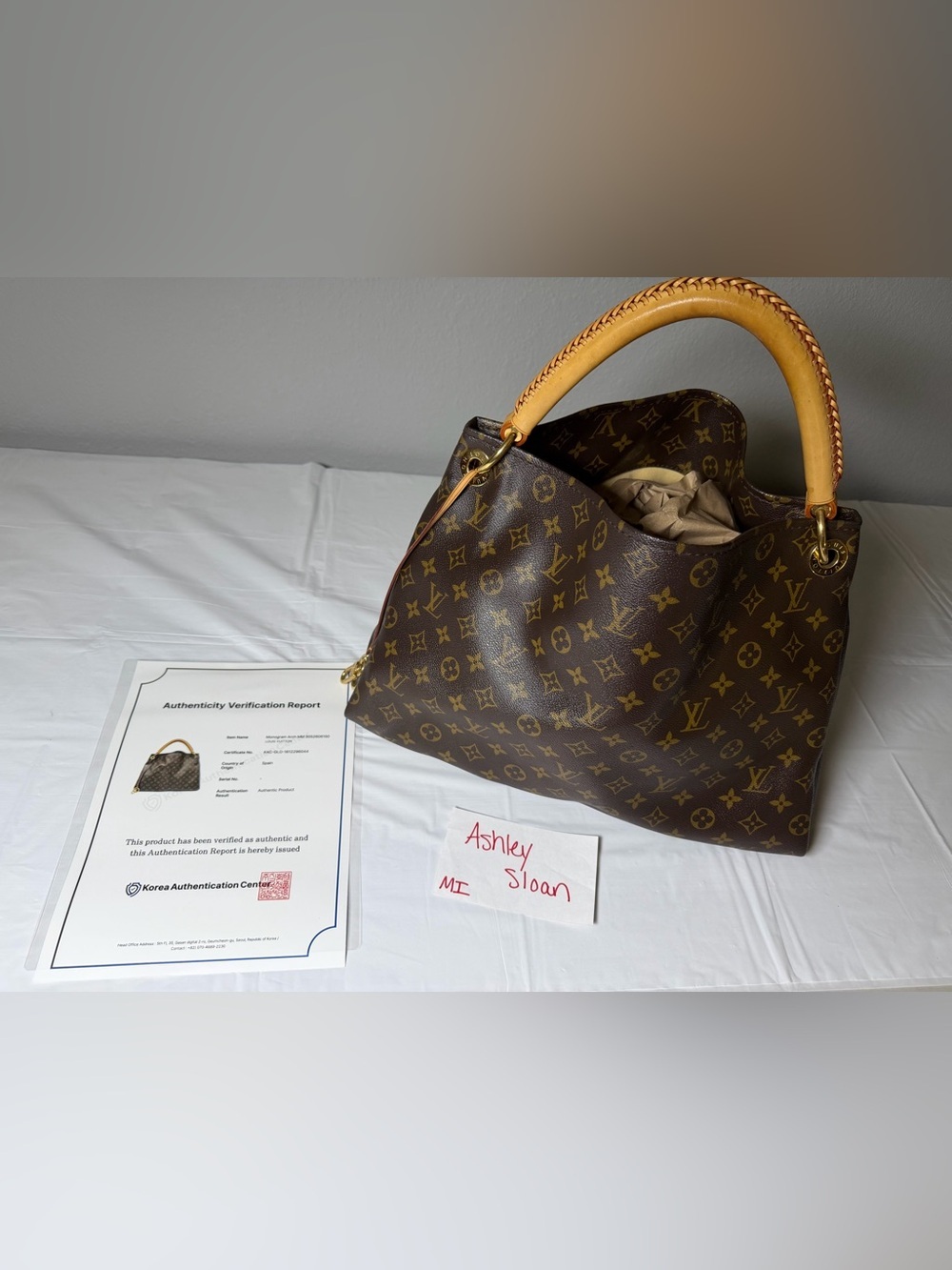 Louis Vuitton monogram Artsy with COA/dust bag